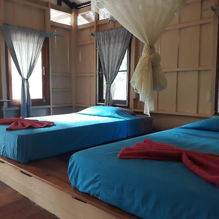 ホテルHornbill Hut パヤム島 エクステリア 写真